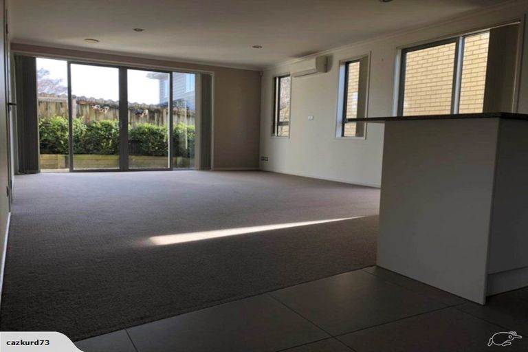 Photo of property in 61c Fields Parade, Oteha, Auckland, 0632