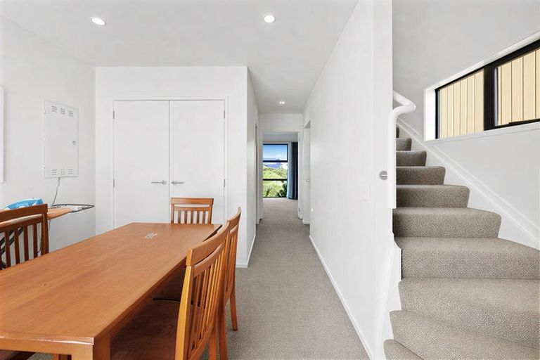 Photo of property in 31 Huntington Drive, Huntington Park, Auckland, 2013