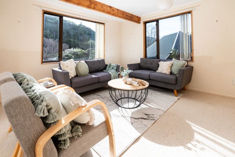 Photo of property in 13 Bendbrook Way, Ngaio, Wellington, 6035