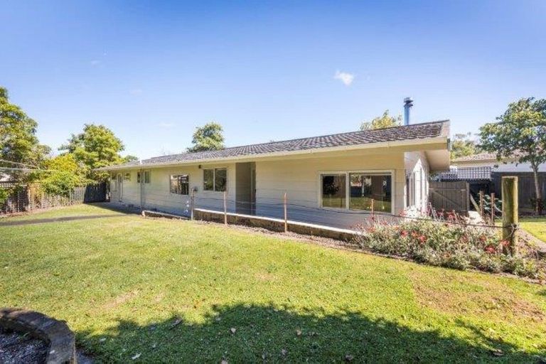 Photo of property in 42 Meadowbrook Drive, Cloverlea, Palmerston North, 4412