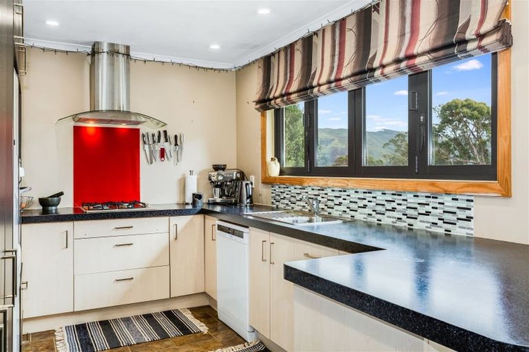 Photo of property in 14 Stevens Crescent, Ranui, Porirua, 5024