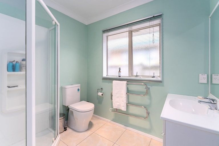 Photo of property in 24 Harry Shaw Way, Raumati South, Paraparaumu, 5032