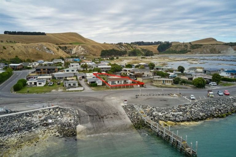 Photo of property in 24 Moa Road, South Bay, Kaikoura, 7300