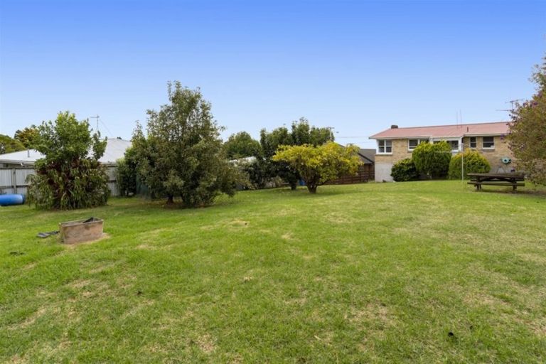 Photo of property in 208 Ngatai Road, Otumoetai, Tauranga, 3110