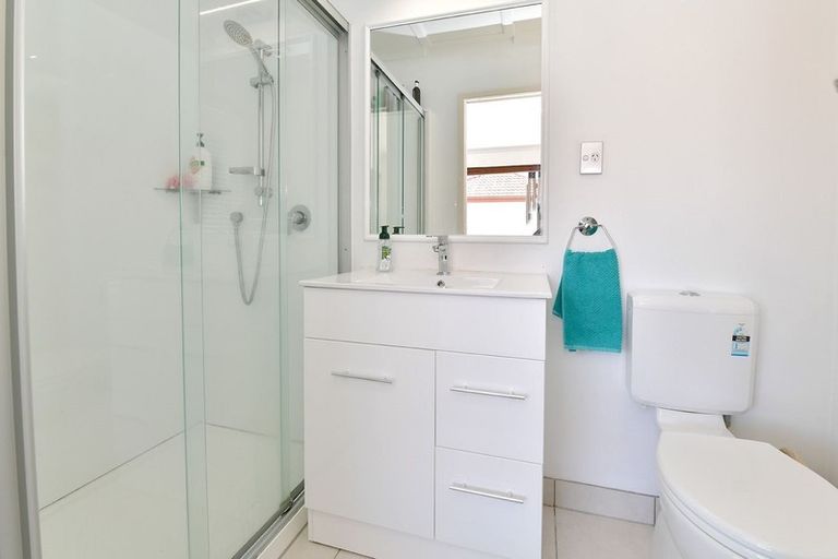 Photo of property in 33 Millennial Way, Orewa, 0931