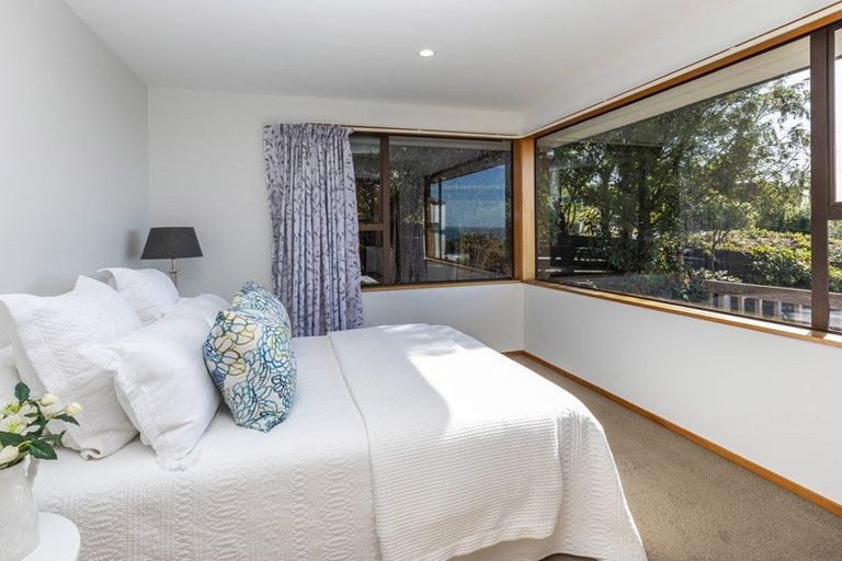 Photo of property in 1/127 Moncks Spur Road, Redcliffs, Christchurch, 8081