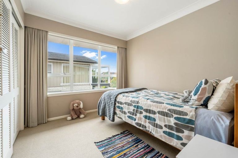 Photo of property in 76 Jaemont Avenue, Te Atatu South, Auckland, 0610