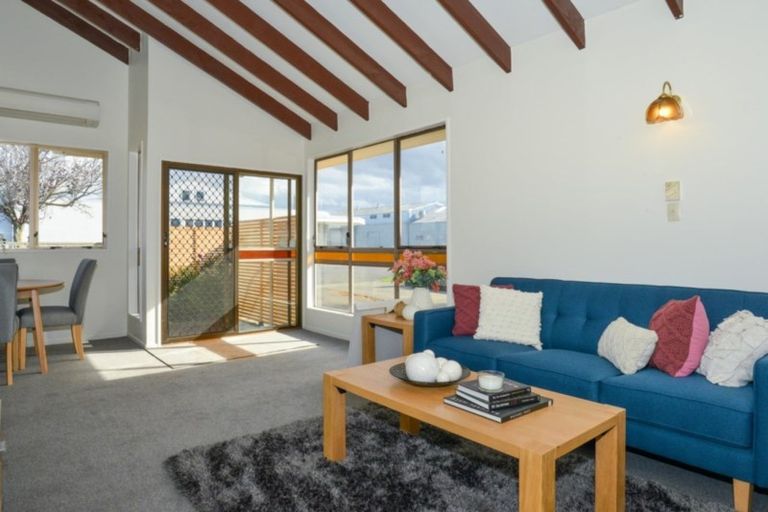 Photo of property in 402 Alexandra Street, Hastings, 4122