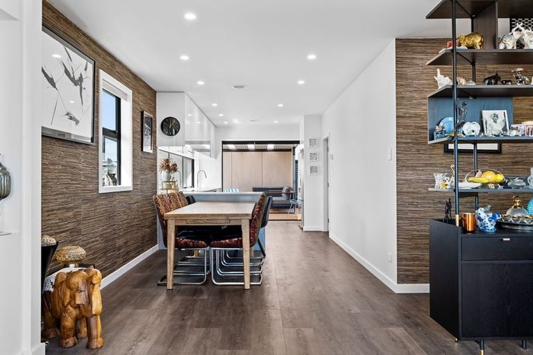 Photo of property in 482 Devon Street East, Strandon, New Plymouth, 4312