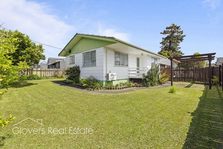Photo of property in 5/89 Bruce Mclaren Road, Henderson, Auckland, 0612