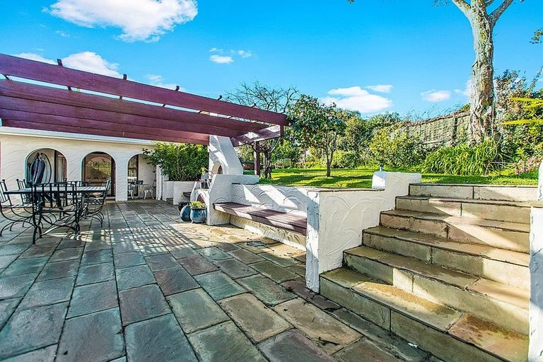 Photo of property in 271 Beach Road, Campbells Bay, Auckland, 0630