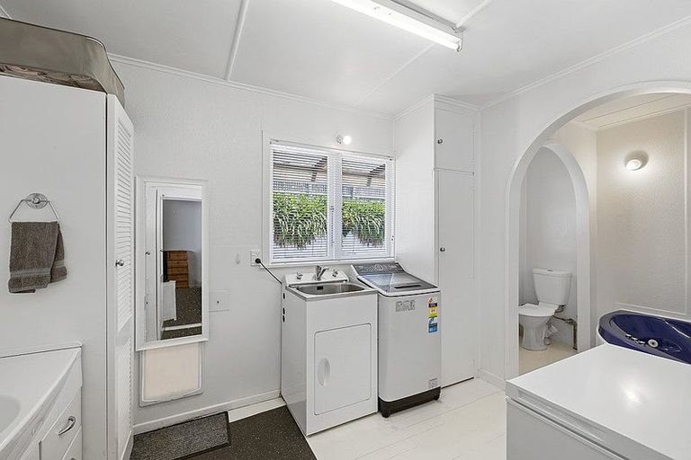 Photo of property in 72 Cutfield Road, New Plymouth, 4310