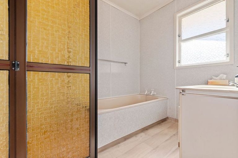 Photo of property in 249 Malfroy Road, Utuhina, Rotorua, 3015