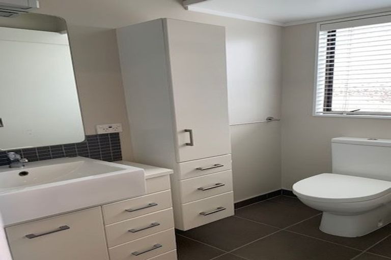 Photo of property in 1/52 Galloway Crescent, Farm Cove, Auckland, 2012