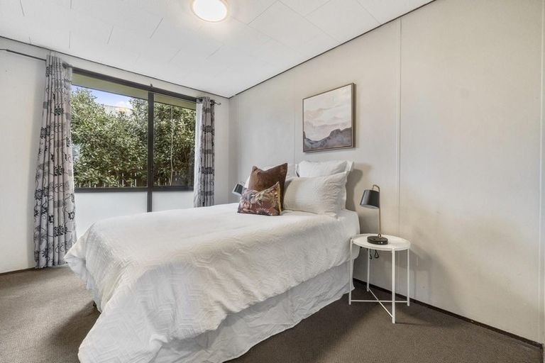 Photo of property in 2 Cameron Place, Ranui, Auckland, 0612