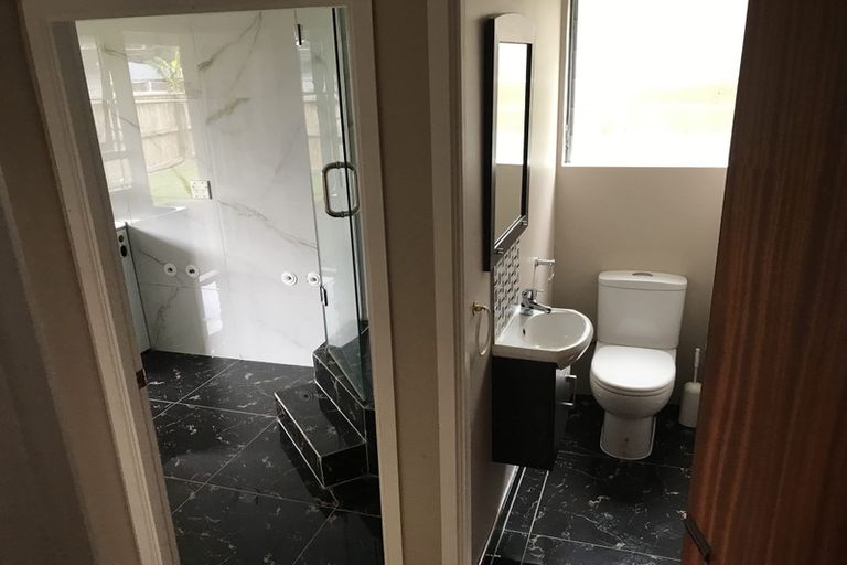 Photo of property in 20 Grenada Avenue, Forrest Hill, Auckland, 0620