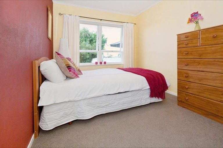 Photo of property in 43 Commodore Drive, Lynfield, Auckland, 1042