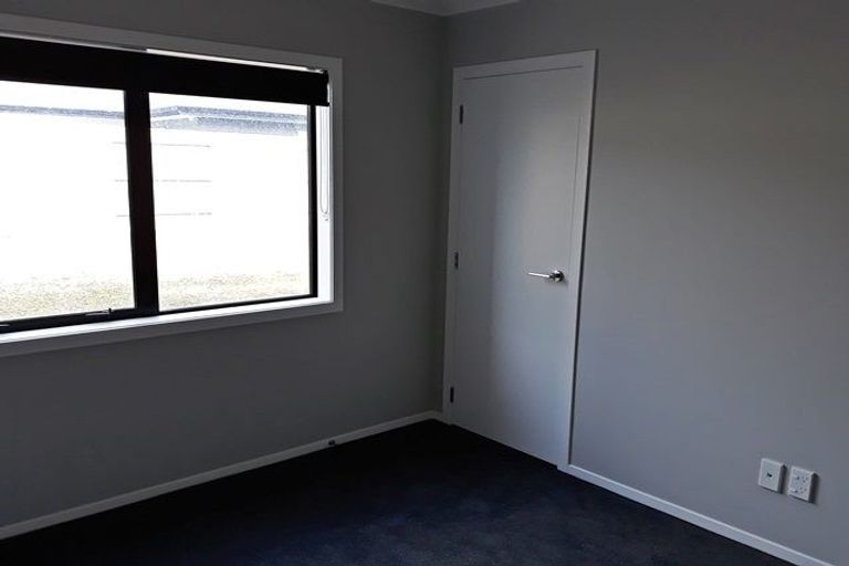 Photo of property in 128 Johnstone Drive, Fitzherbert, Palmerston North, 4410