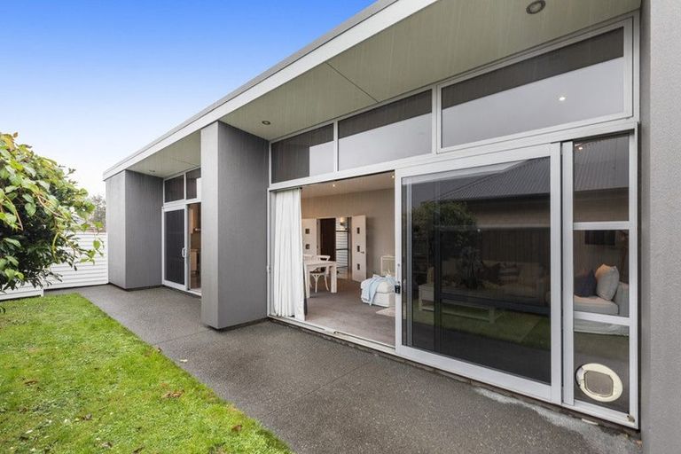 Photo of property in 2 Sycamore Close, Rangiora, 7400