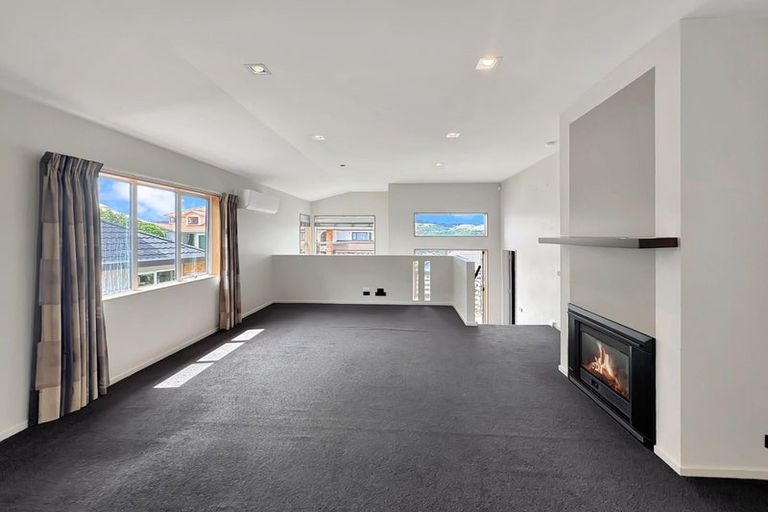 Photo of property in 27a Waverton Terrace, Churton Park, Wellington, 6037