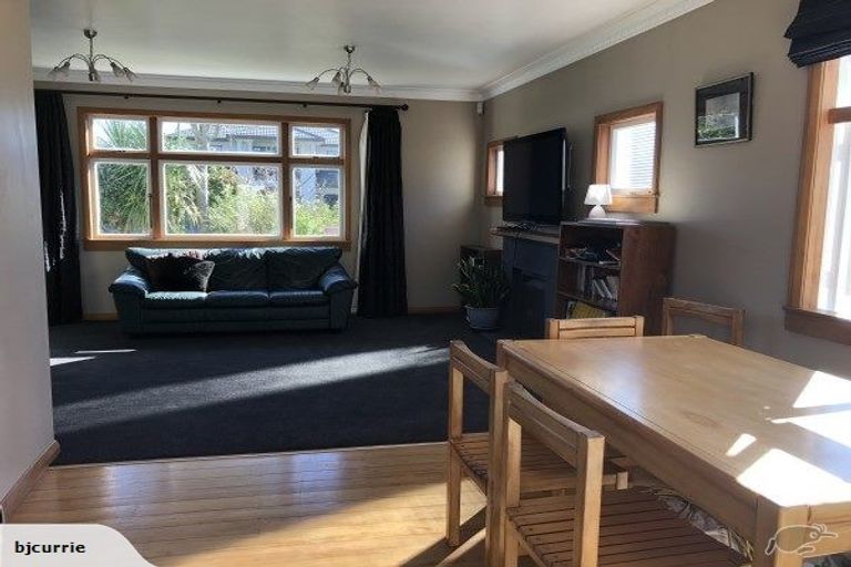 Photo of property in 32 Hardie Street, Hokowhitu, Palmerston North, 4410