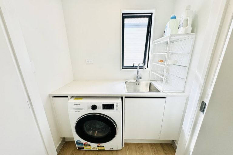 Photo of property in 64a Rosewarne Crescent, Glendene, Auckland, 0602