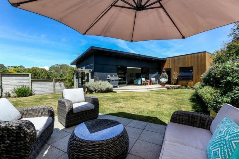 Photo of property in 51 Poplar Grove, Whalers Gate, New Plymouth, 4310