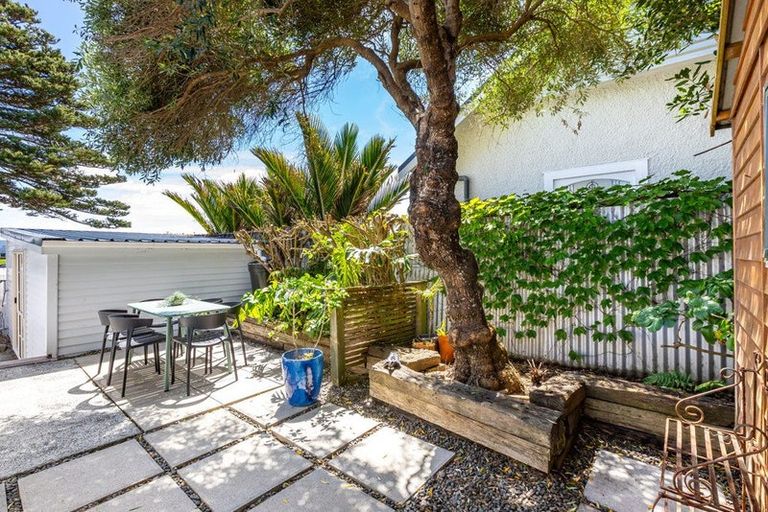 Photo of property in 57 Marine Parade, Eastbourne, Lower Hutt, 5013