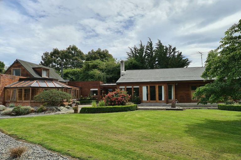 Photo of property in 16 Centre Bush Otapiri Road, Centre Bush, Winton, 9782