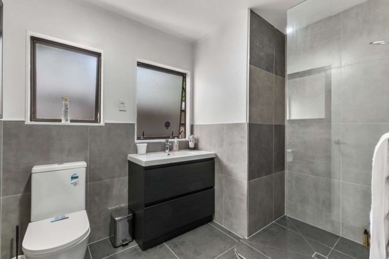 Photo of property in 39a Evelyn Road, Cockle Bay, Auckland, 2014