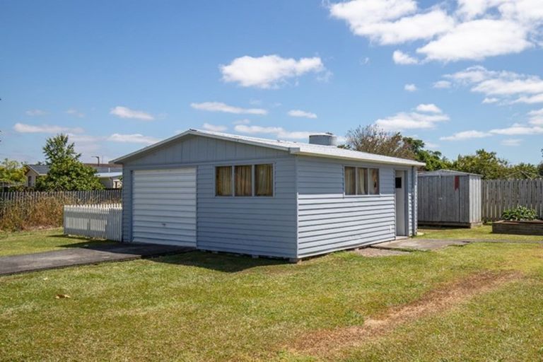 Photo of property in 1 Mcclean Place, Ngatea, 3503