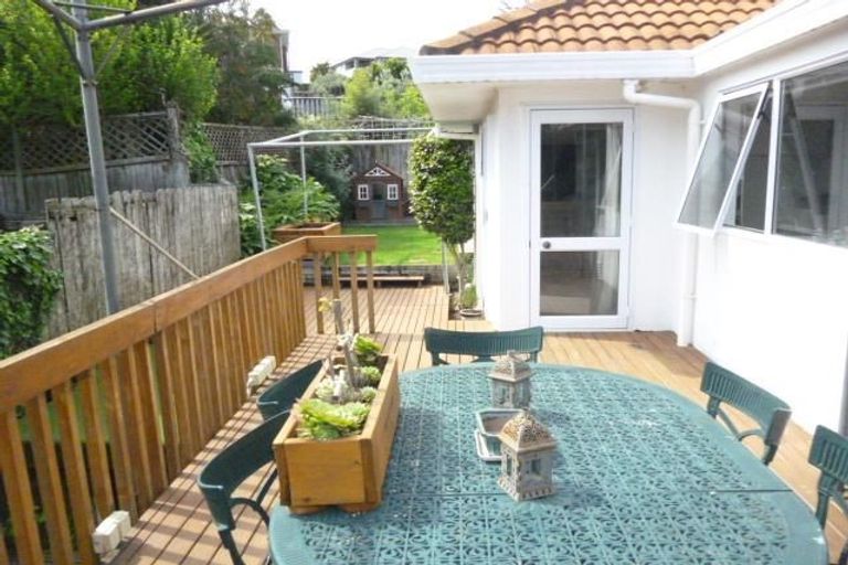 Photo of property in 2/15 Mccahill Views, Botany Downs, Auckland, 2010