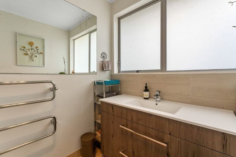 Photo of property in 20 Halberg Street, Glenfield, Auckland, 0629