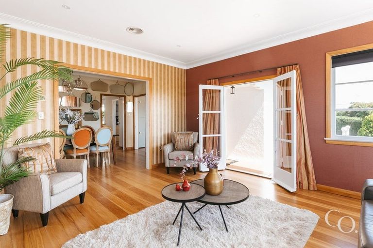 Photo of property in 15 Otumoetai Road, Judea, Tauranga, 3110