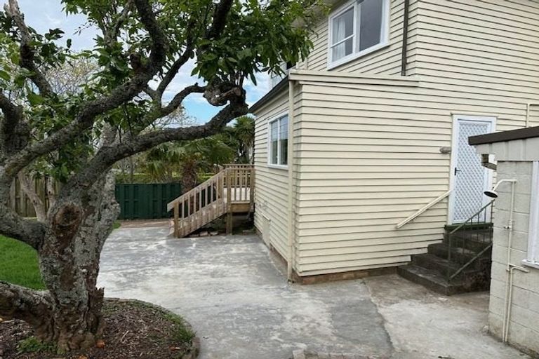 Photo of property in 2 Earnoch Avenue, Takapuna, Auckland, 0622