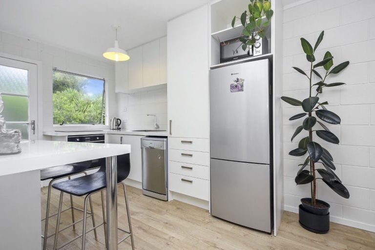 Photo of property in 11/19a Verbena Road, Birkdale, Auckland, 0626