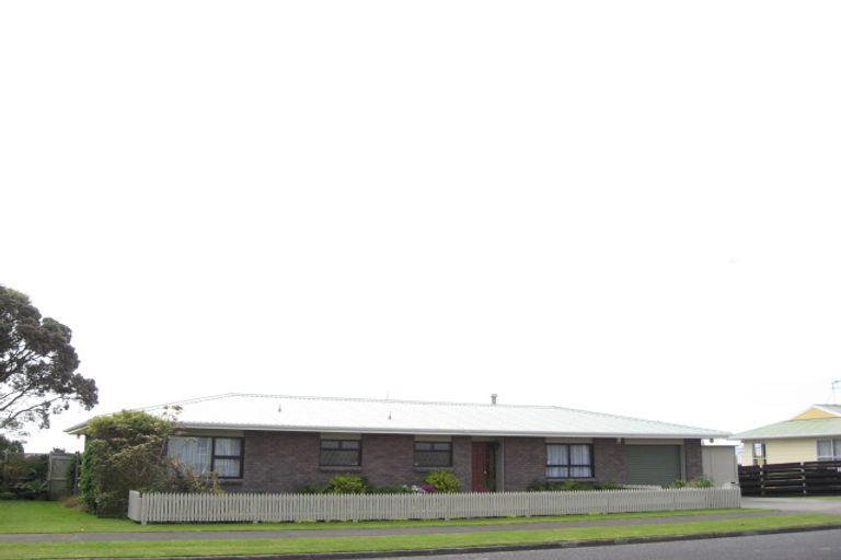 Photo of property in 28 Glamis Avenue, Bell Block, New Plymouth, 4312