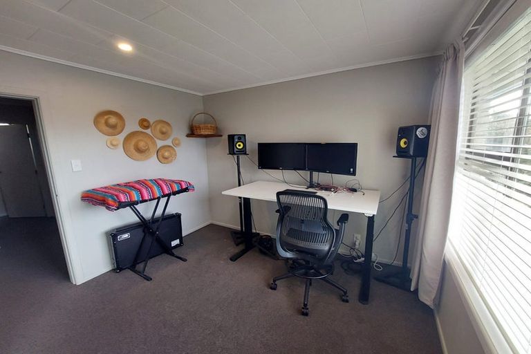 Photo of property in 5 Penrith Street, Westown, New Plymouth, 4310