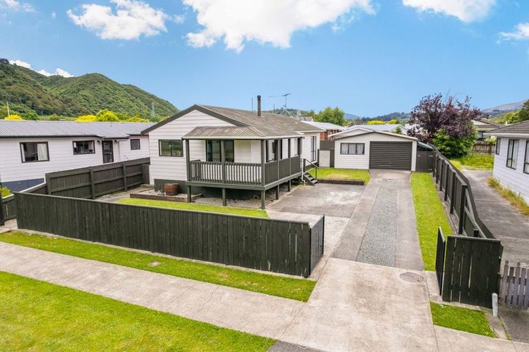 Photo of property in 94 Totara Park Road, Totara Park, Upper Hutt, 5018