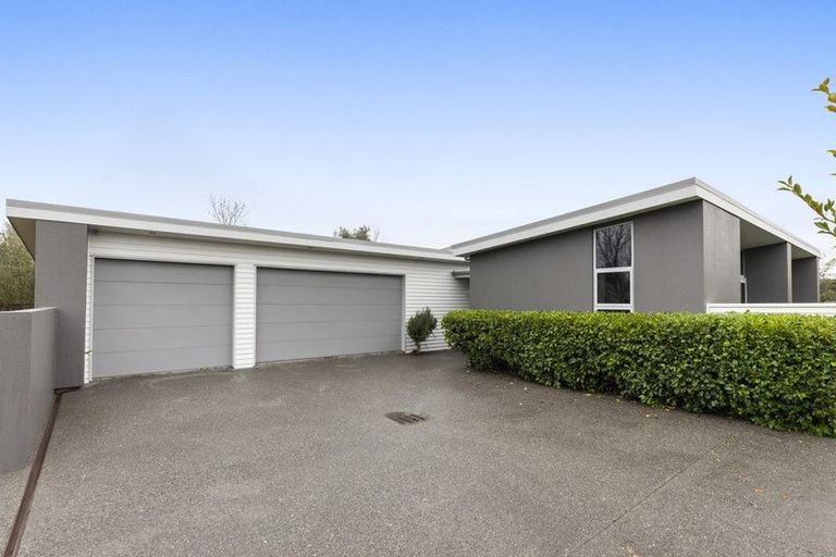 Photo of property in 2 Sycamore Close, Rangiora, 7400