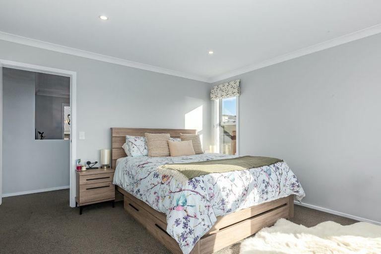 Photo of property in 10 Margaret Shields Avenue, Aotea, Porirua, 5024