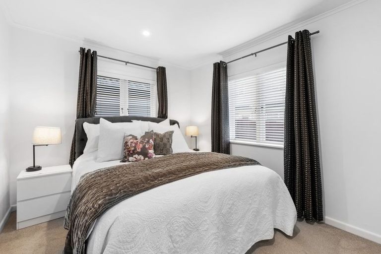 Photo of property in 1/11 Stratford Avenue, Milford, Auckland, 0620