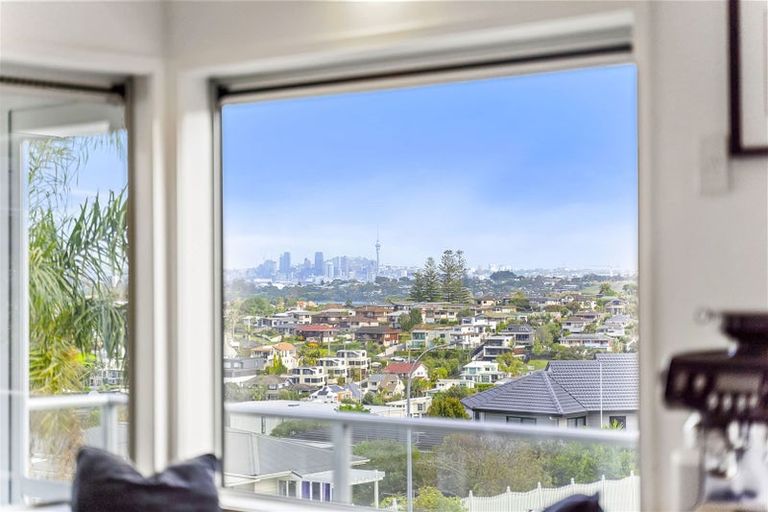 Photo of property in 1/41 Seaview Road, Castor Bay, Auckland, 0620