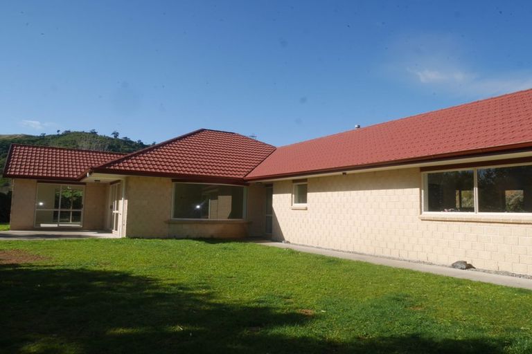 Photo of property in 120 Maui Pomare Road, Nikau Valley, Paraparaumu, 5032