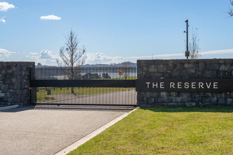Photo of property in 11 Te Pae Okura Drive, Okura, 0792