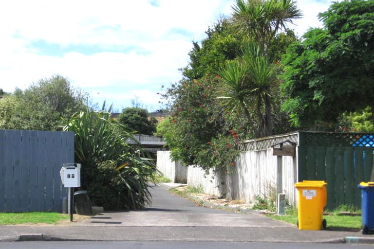 Photo of property in 17 Cabello Place, Unsworth Heights, Auckland, 0632