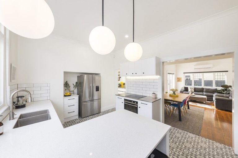 Photo of property in 15 Chaytor Street, West End, Palmerston North, 4410