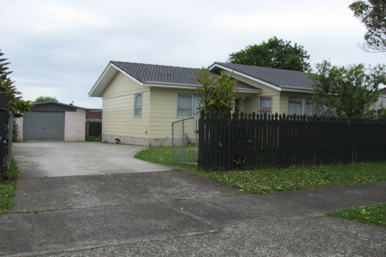 Photo of property in 13 Vimy Place, Mangere, Auckland, 2022