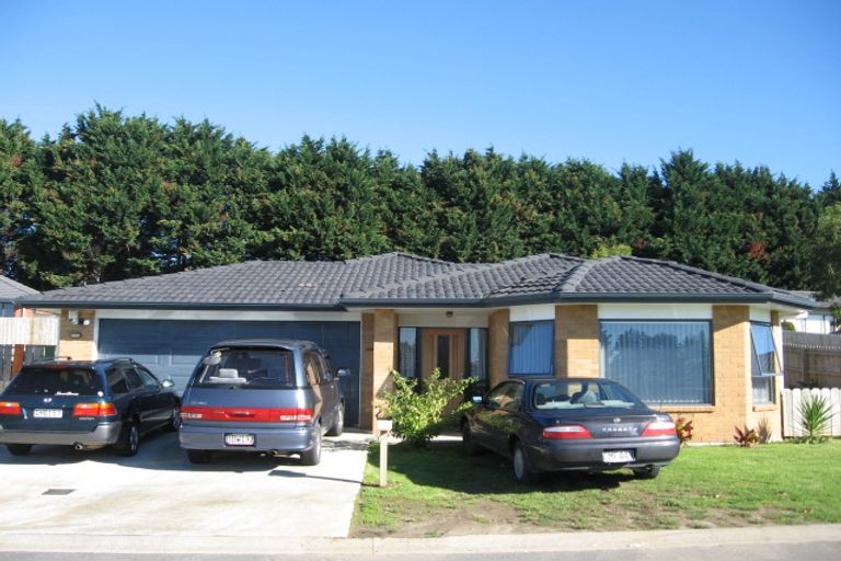 Photo of property in 33 Castlefinn Drive, Weymouth, Auckland, 2103