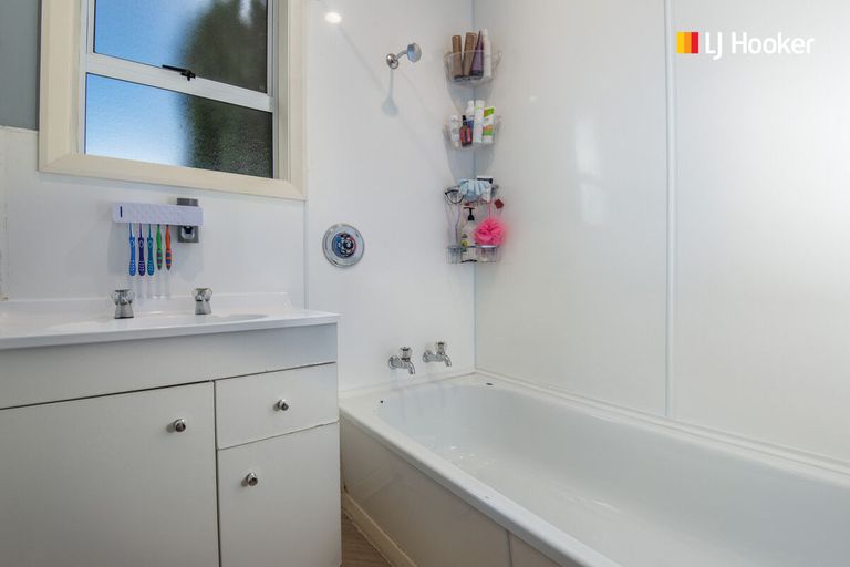 Photo of property in 98 Riselaw Road, Calton Hill, Dunedin, 9012